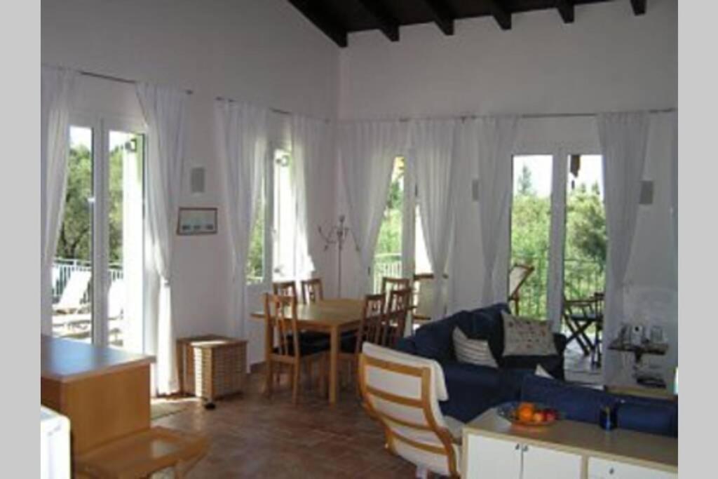 Gastouri Villa Pascalia With Heated Pool In October And Views Achilleion ภายนอก รูปภาพ