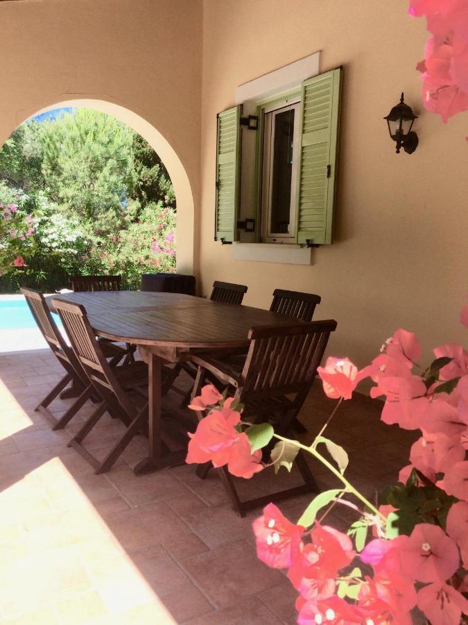 Gastouri Villa Pascalia With Heated Pool In October And Views Achilleion ภายนอก รูปภาพ