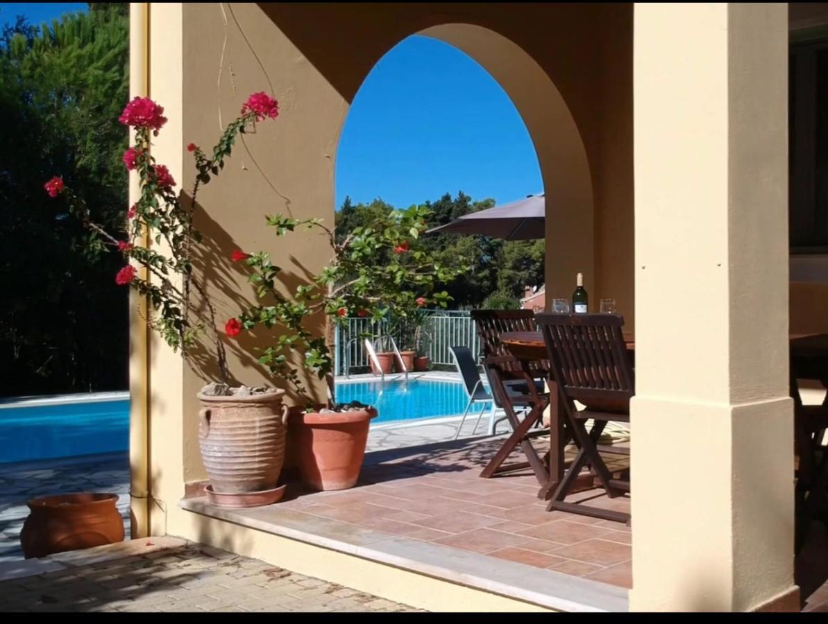 Gastouri Villa Pascalia With Heated Pool In October And Views Achilleion ภายนอก รูปภาพ