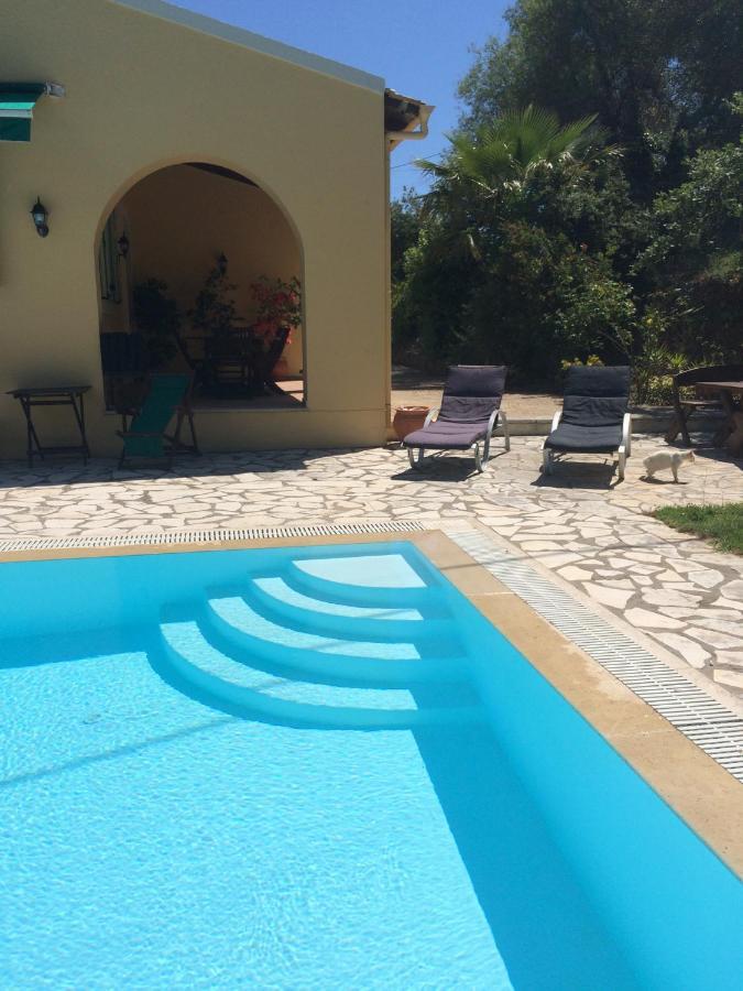 Gastouri Villa Pascalia With Heated Pool In October And Views Achilleion ภายนอก รูปภาพ