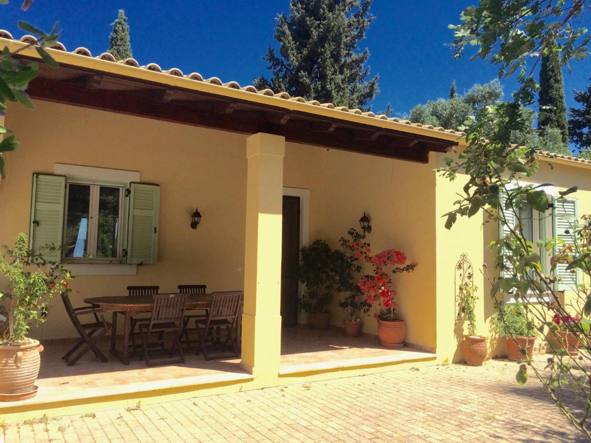 Gastouri Villa Pascalia With Heated Pool In October And Views Achilleion ภายนอก รูปภาพ