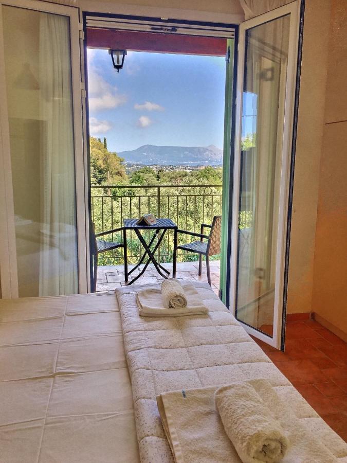 Gastouri Villa Pascalia With Heated Pool In October And Views Achilleion ภายนอก รูปภาพ
